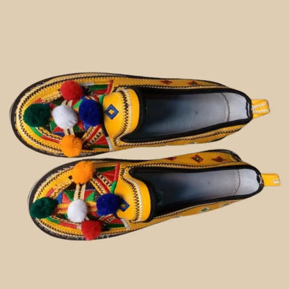 amazighshoecraft™ – Babouche en mosaïque vibrante